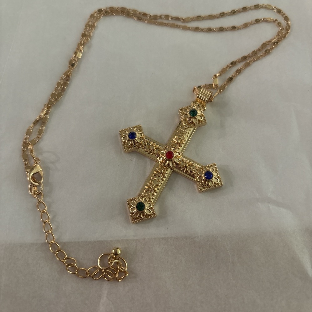 Elegant Gold Cross Pendant Necklace